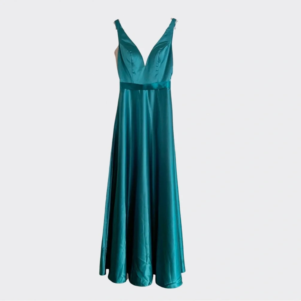 Ashley & Justin Bridesmaids Emerald Green Satin Formal Ball Gown Size 6 NWT Lace - Picture 1 of 15